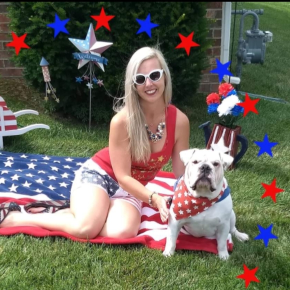 Meet your Poshmark Ambassador Tera - Picture 5 of 8